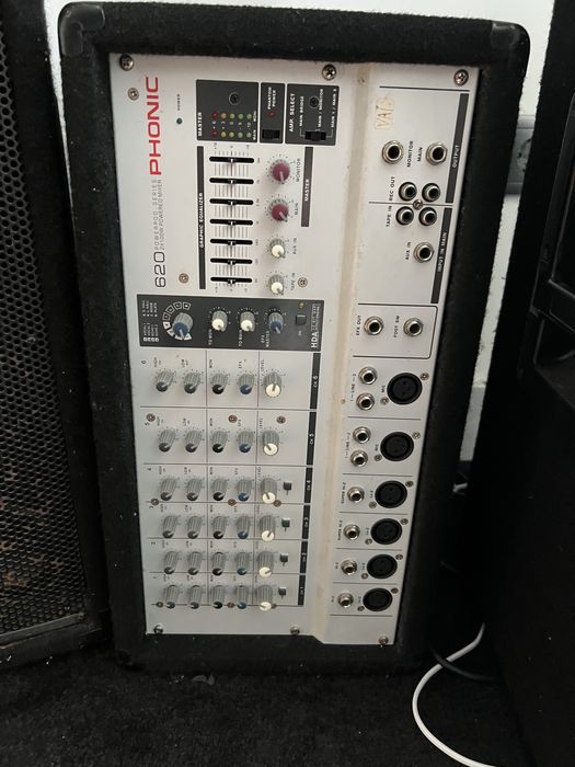 Speaker Box with Amplifier64585347258625122