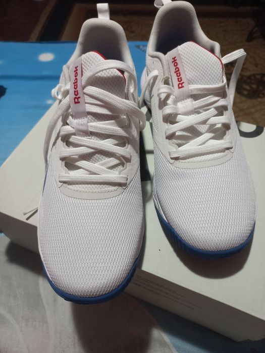 Продам кроссовки Reebok