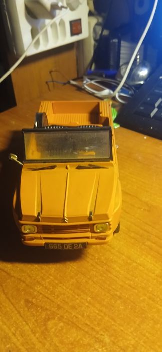 Miniatura Citroën mehari.