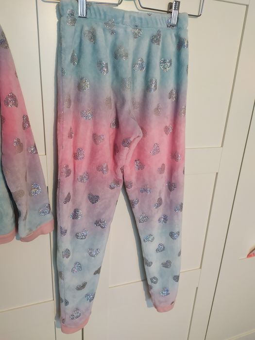 Dres polarowy piżama George 134/140 tęczowy jednorożec