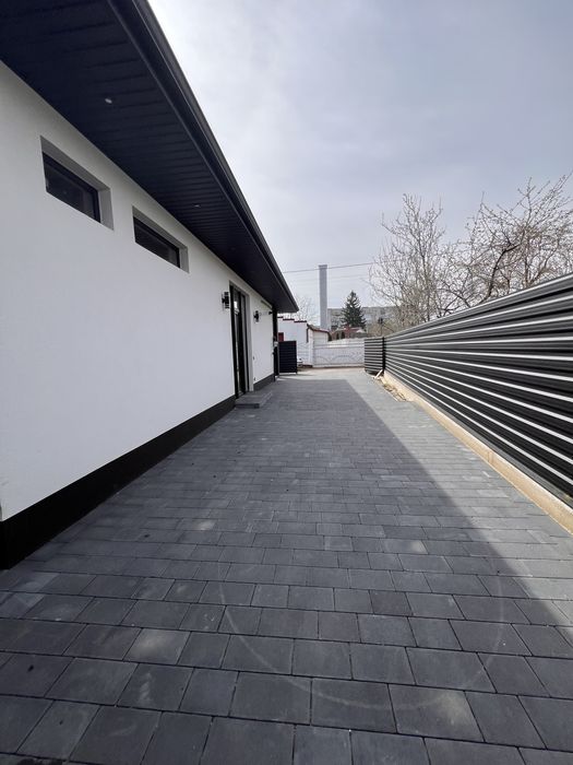 Новий дуплекс у сучасному стилі — утеплення, дах, стяжка, газ