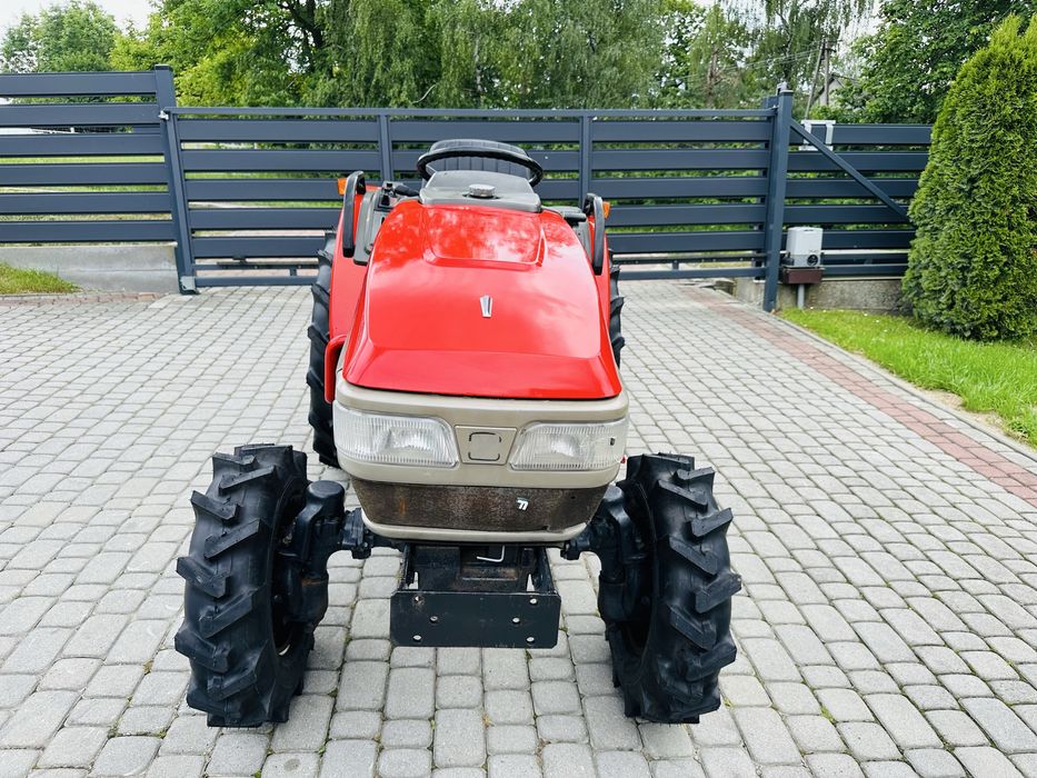 Traktor Yanmar 200 - 4x4 20 km  wspomaganie jak Iseki Kubota