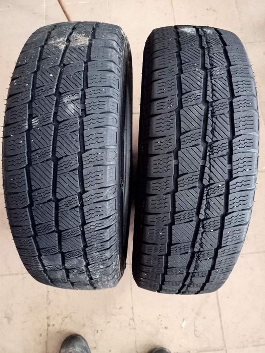Продам шини зимові 205/65/16с