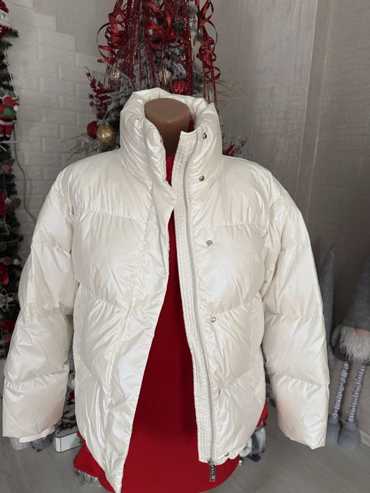 Продам женский пуховик пуфер жемчужного цвета PRPY