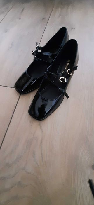 Sprzedam buty lakierki