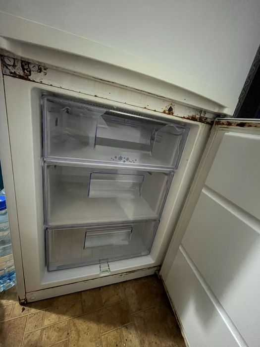 Холодильник zanussi