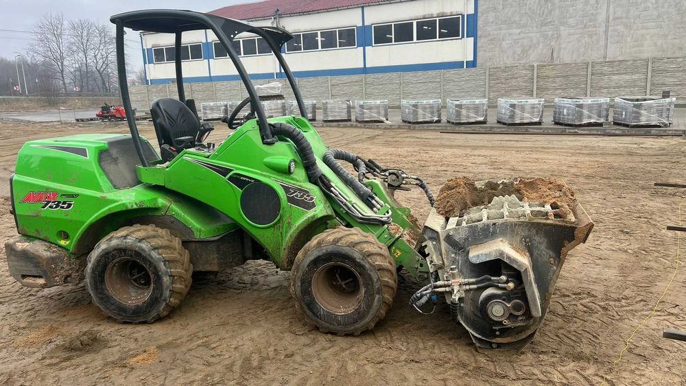 Ziemia ogrodowa czarnoziem przesiany piasek piach ogród trawnik budowa
