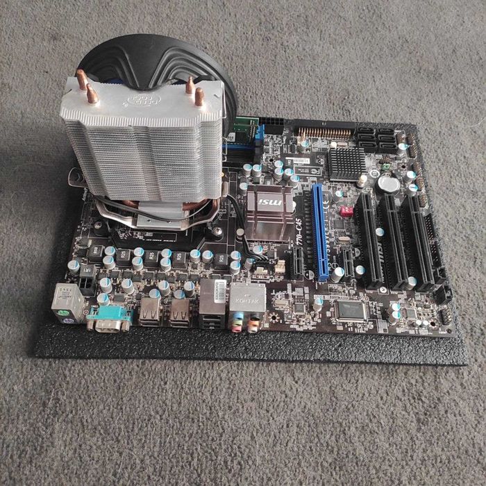 Процессор AMD + Материнская плата MSI + GTX 560 + ОЗУ 14Gb + HDD 80Gb + Охлаждение
