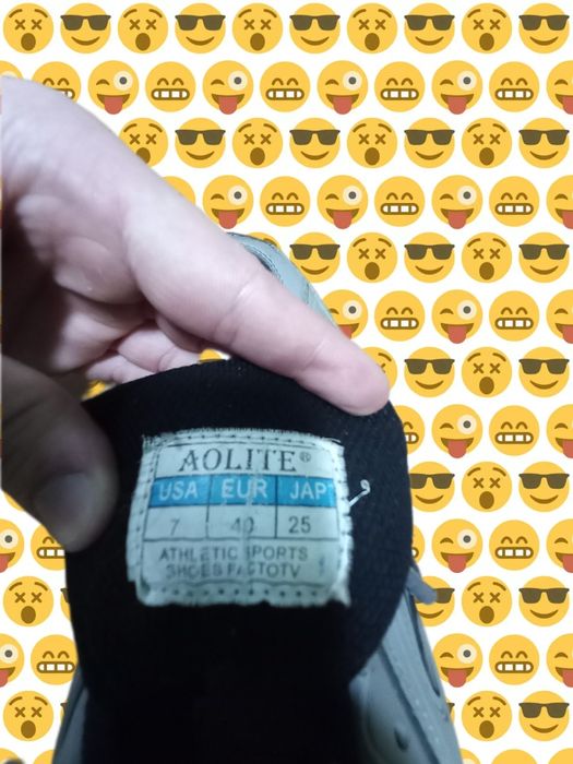 Кросівки б/у розмір 40