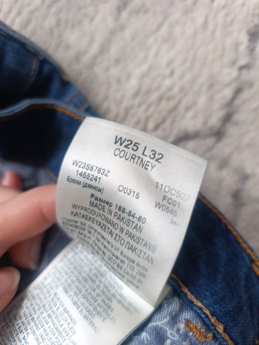 Damskie jeansy Wrangler 34