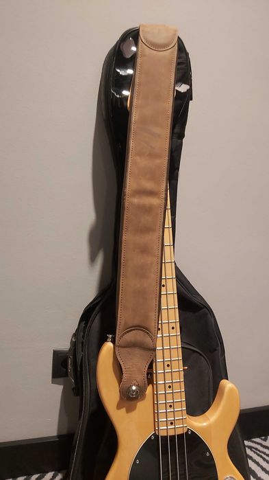 Gitara basowa Vintage V964