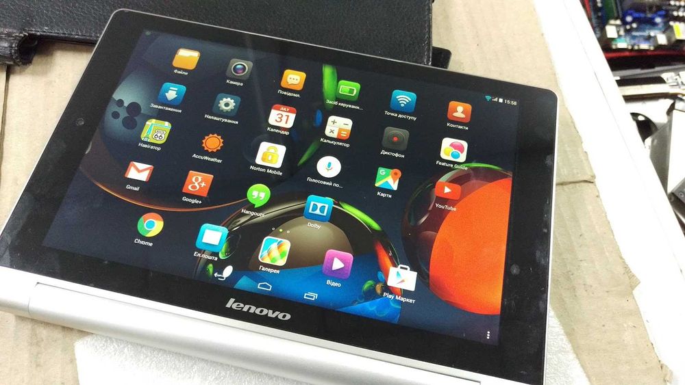 Планшет Lenovo B8000-h Yoga Tablet 10