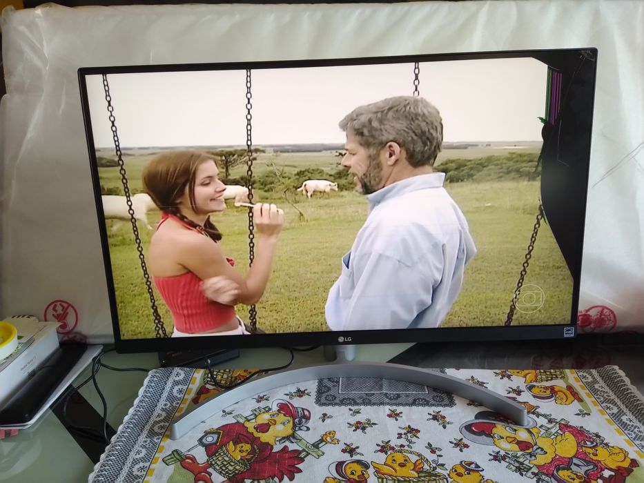 Monitor LG 27UP85NP-W 27" 4K UltraHD casa quarto apartamento vivenda