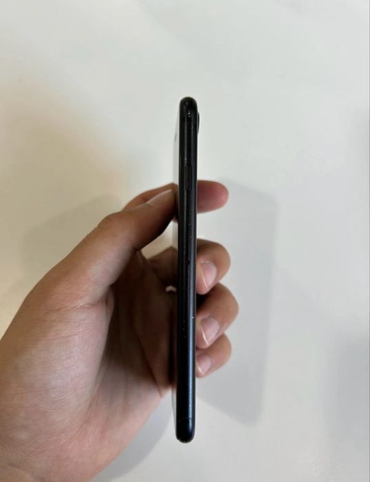 iPhone SE (2020)