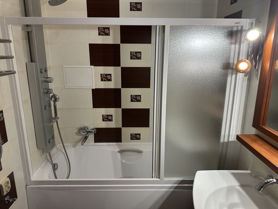 Здам укомплектовану квартиру в новобудові, р-н Чайки з власним гаражем