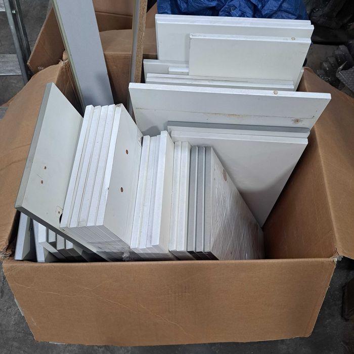 Fronty kuchenne ,zawiasy uchwyty i  blat kuchenny