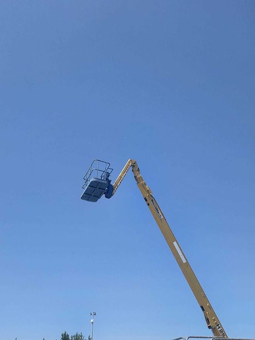 Plataforma Elevatória Telescópica Haulotte - 25m