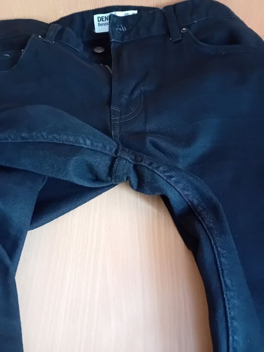 Джинсы женские Bershka p.32