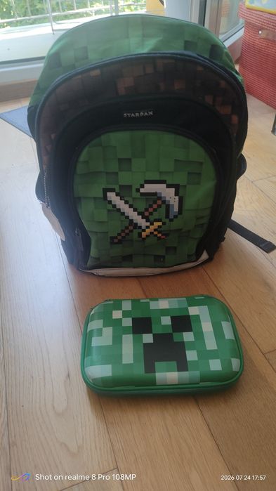 Plecak i piórnik Minecraft.