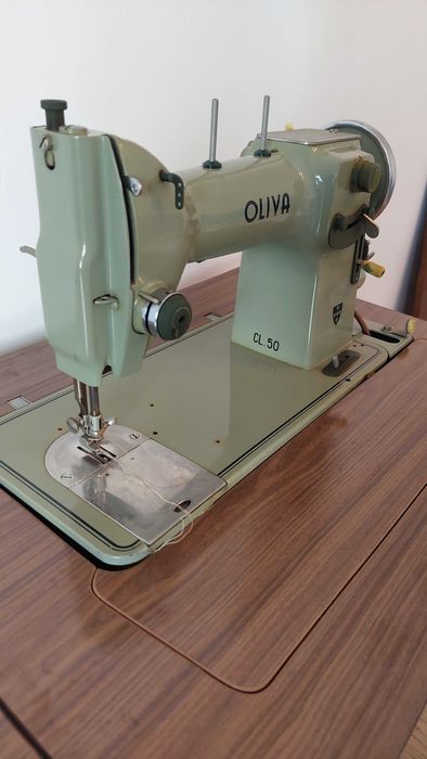 Máquina de costura Oliva