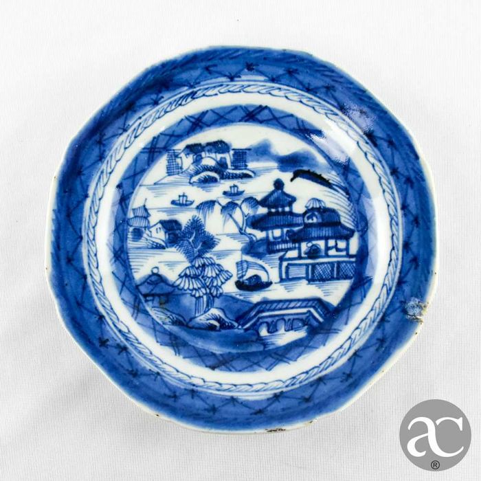 Prato porcelana da China, Cantão, período Qianlong, séc. XVIII