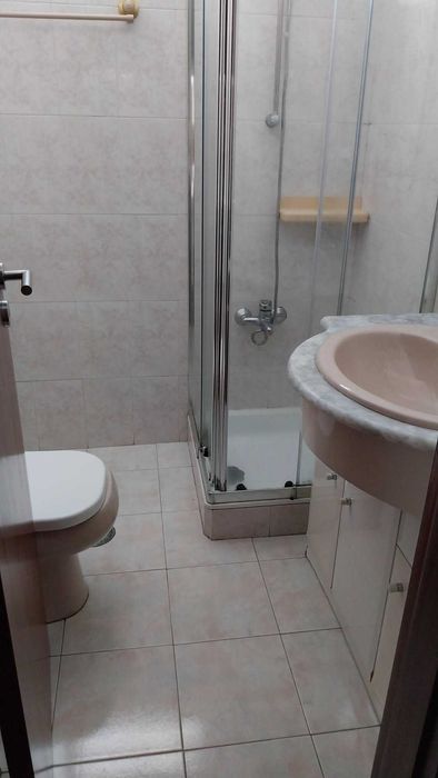 Arrenda se Quarto