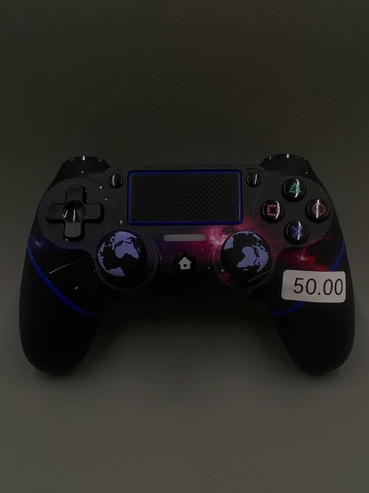 Pad do PS4/PC/smartfona - kosmiczny design