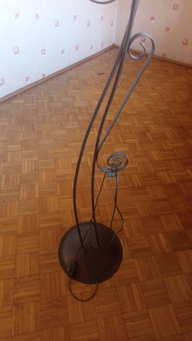 Lampa stojąca dwu lampowa