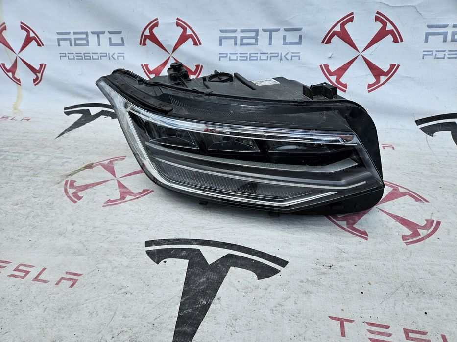 Фара права VW Tiguan 2021-2024р.