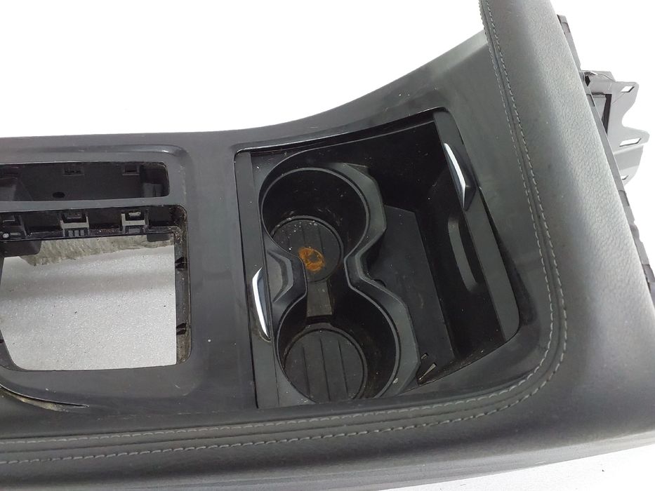 Consola central BMW X1 (F48)