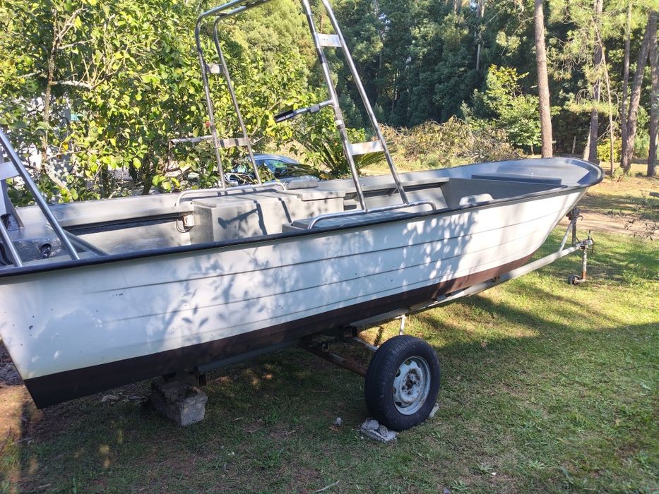 Barco de Pesca 5.91m + Motor Yamaha 25HP + Licença Profissional Rio Minho