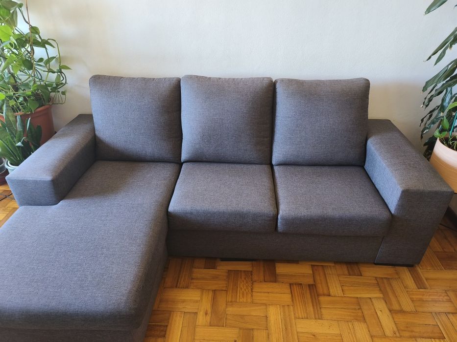 Sofá com chaise lounge (3 lugares)