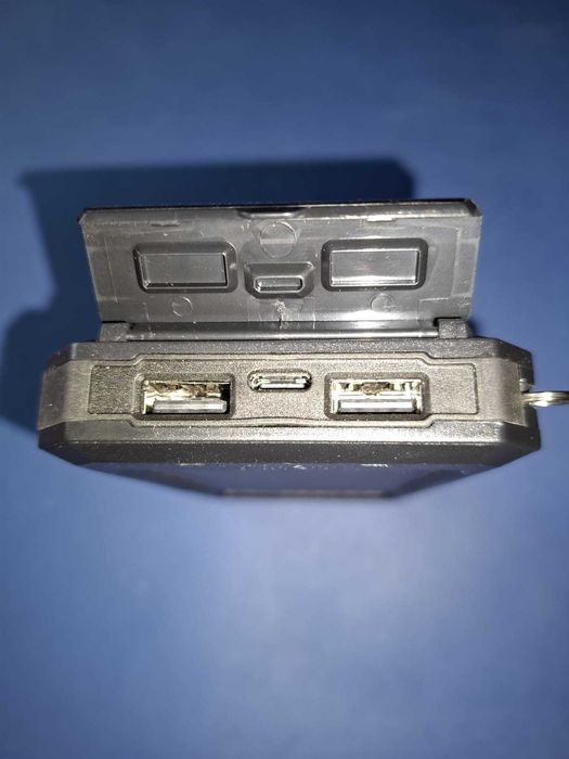 Power bank 7000 mAh com painel solar