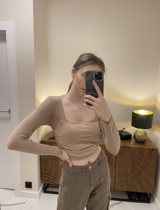 Бежевий топ на довгий рукав, лонгслів, рашгард