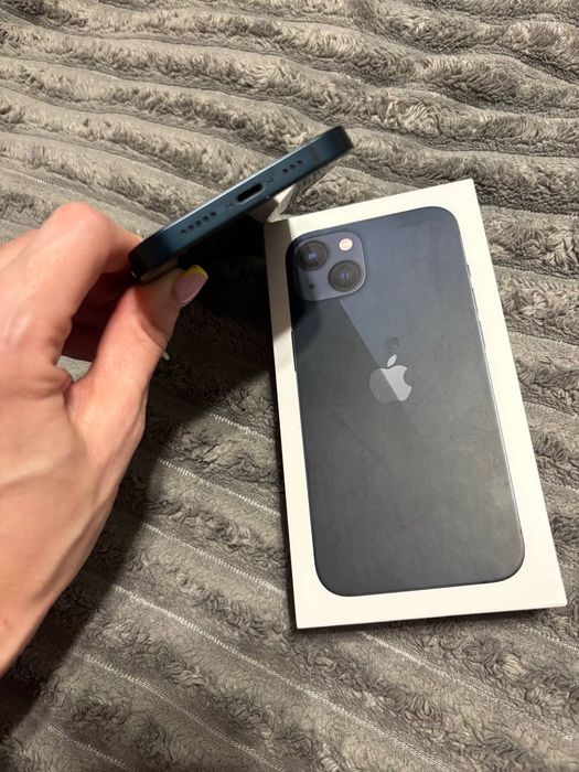 iphone  13/128  отличый