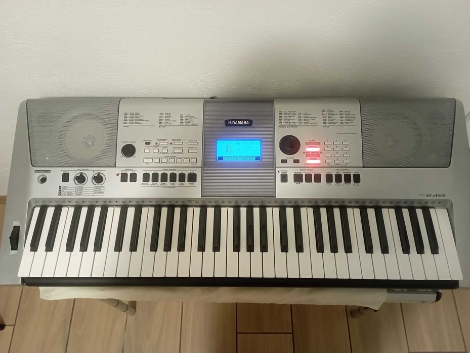 Yamaha PRS-E413 синтезатор