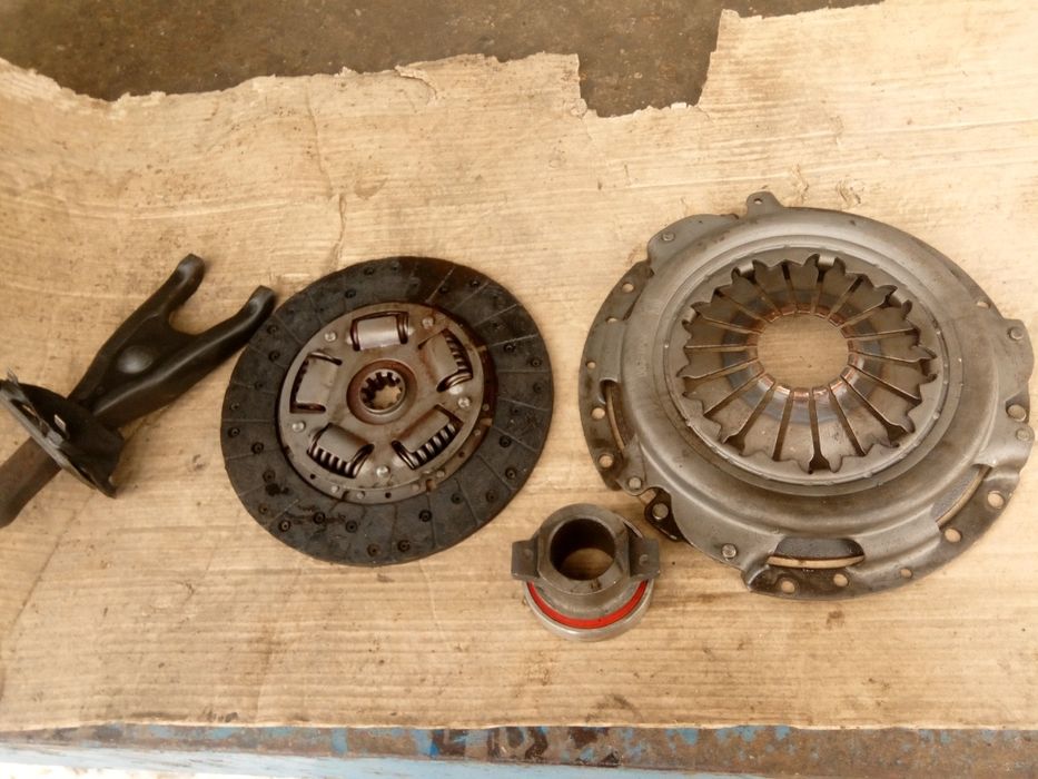 Продам корзину сцепления с диском Газель.ЗМЗ405.406.402.Розборка Газел