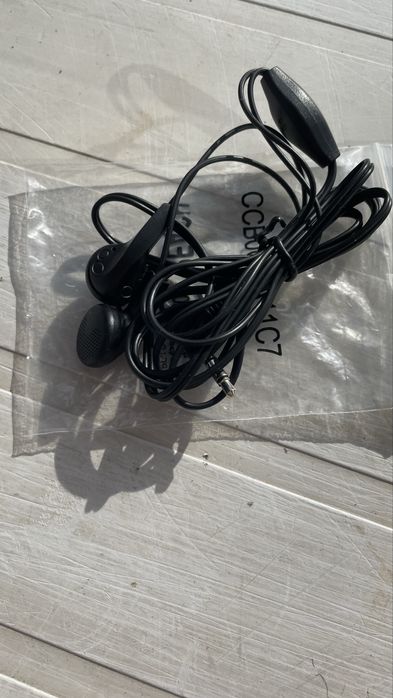 Fones de Ouvido Pretos