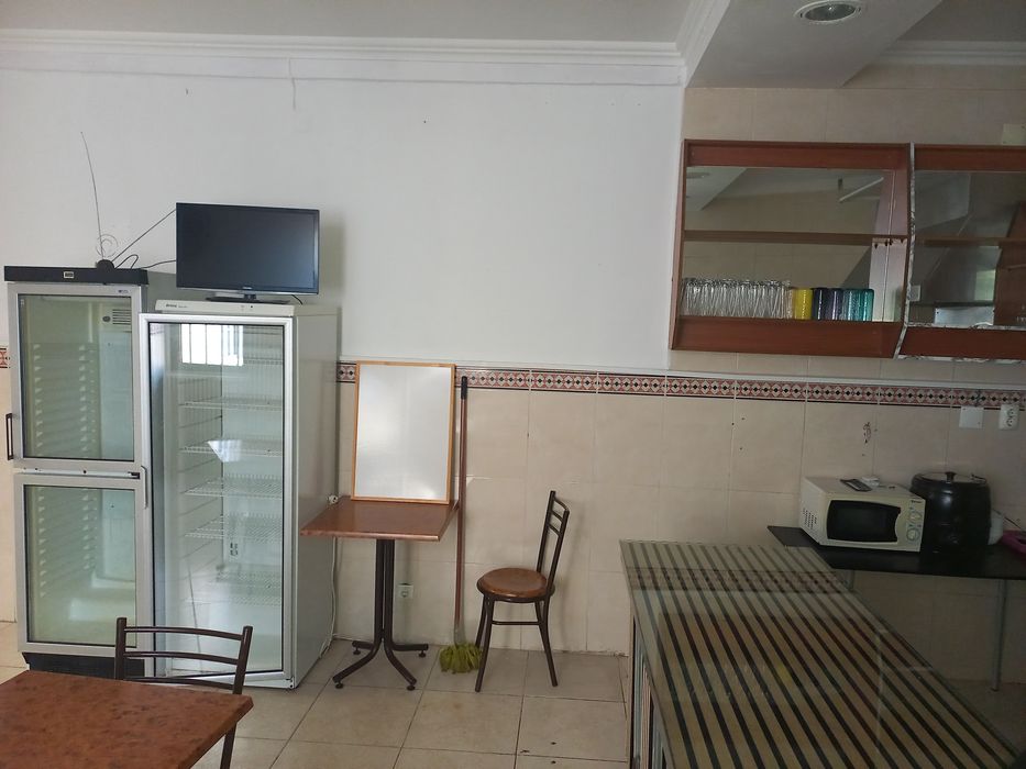 Arrenda-se café/snack-bar ou Pastelaria