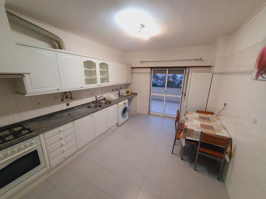 Quarto individual com contrato