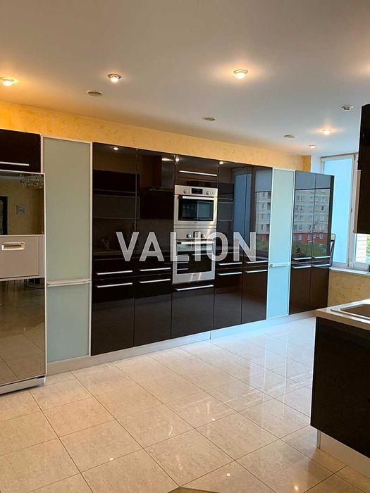 Продаж 5к.кв. Микільсько-Слобідська 4д  метро Лівобережна