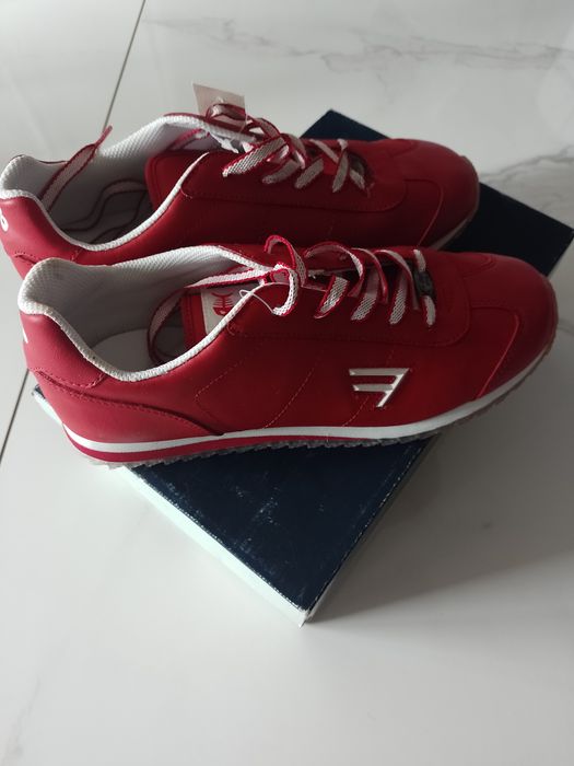 Nowe buty firma Fishbone Roz42