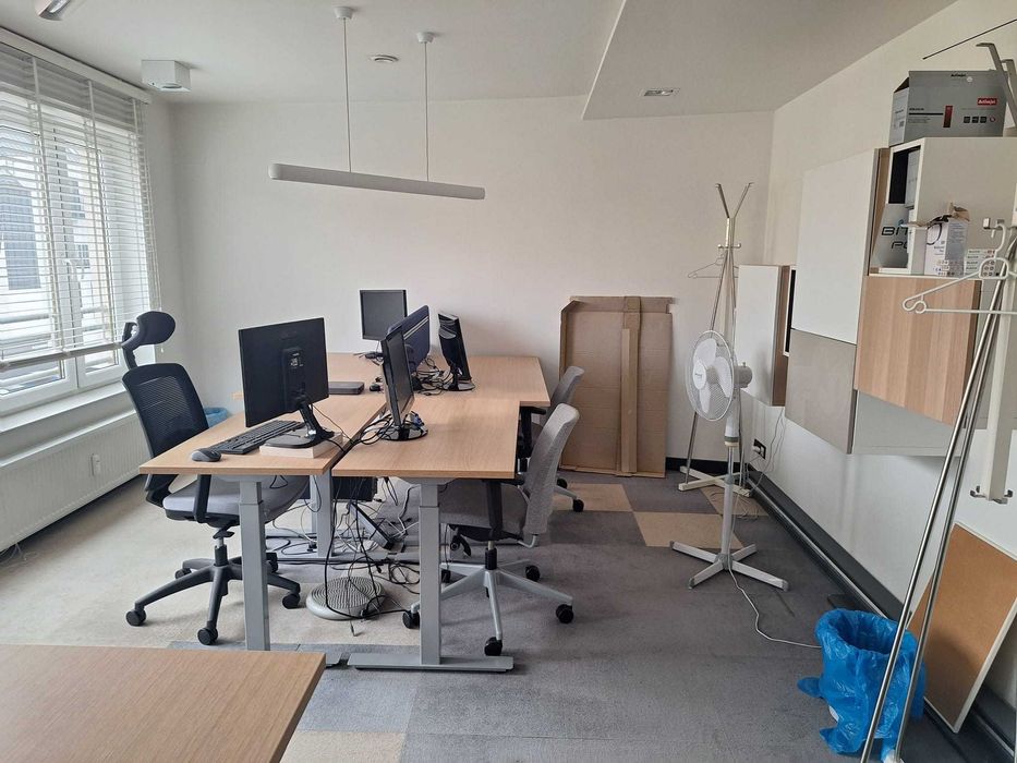 lokal biurowy 143 m2 umeblowany