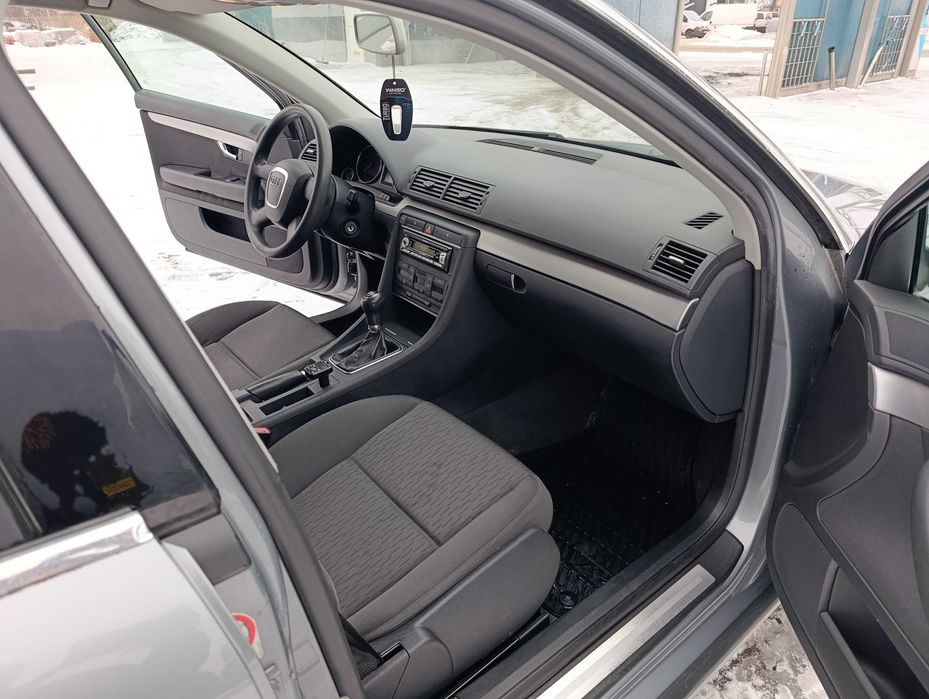 Audi A4 b7 1.6 бензин