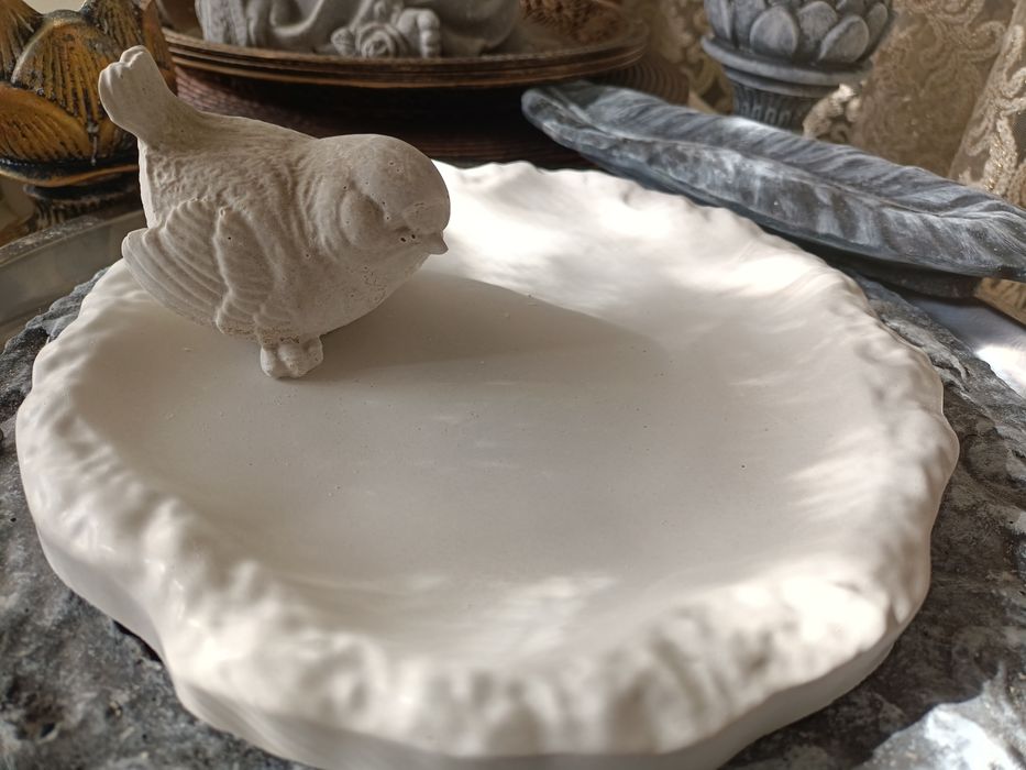 Купальня, поїлочка для пташок