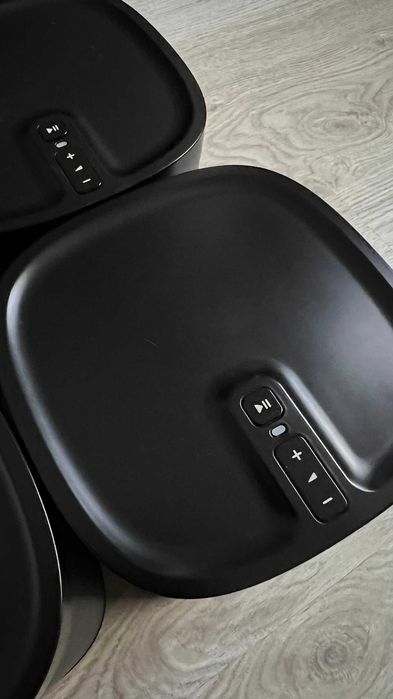 4 Colunas de Som WiFi Sonos Play:1 (Pretas) em ótimo estado.