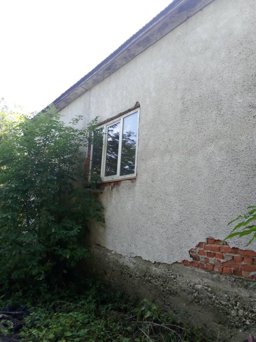 Терміново продам будинок з участком 5.9 соток. Недалеко від центра сел