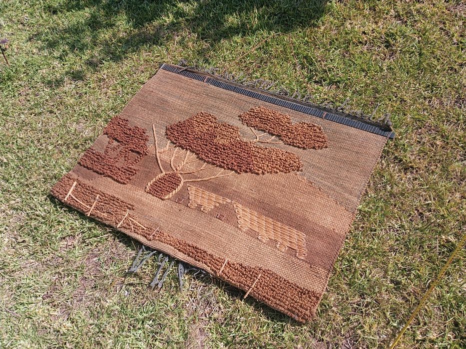 Tapeçaria artesanal de parede (art de la table /  1970 ou 1980):
Belíssima peça em perfeito estado de conservação .
Medidas: 100/75cm