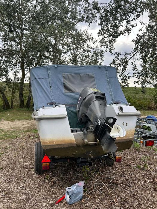 Łódź motorowa z otwartą kabiną + Tohatsu 30 KM 4T + przyczepa