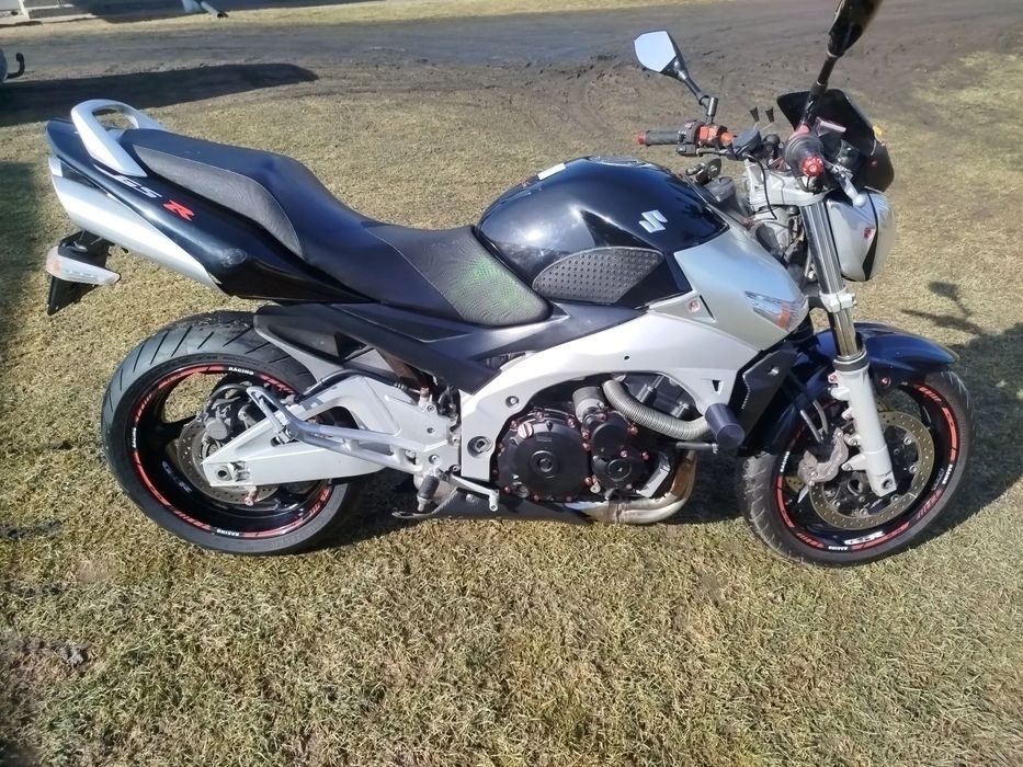 Suzuki GSR Suzuki GSR 600